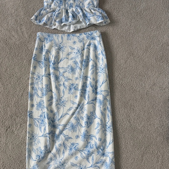 a new day White and Blue Floral Top - Picture 4 of 4